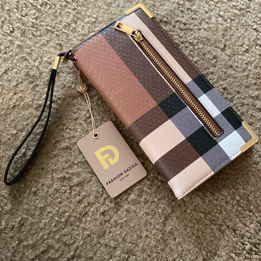 Fashion Dazzle Wallet. NWT.